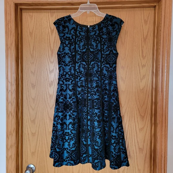 Danny and Nicole Sleeveless Flocked Velvet Scroll Fit Flare Dress - Size 10